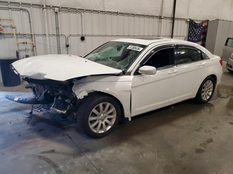 2014 Chrysler 200 VIN 1C3CCBBB6EN112007 COPART salvage auction — FRONT END, Mn - Cert Of Title-Salvage, sold $500 on 2026-07-13 (photo 1)