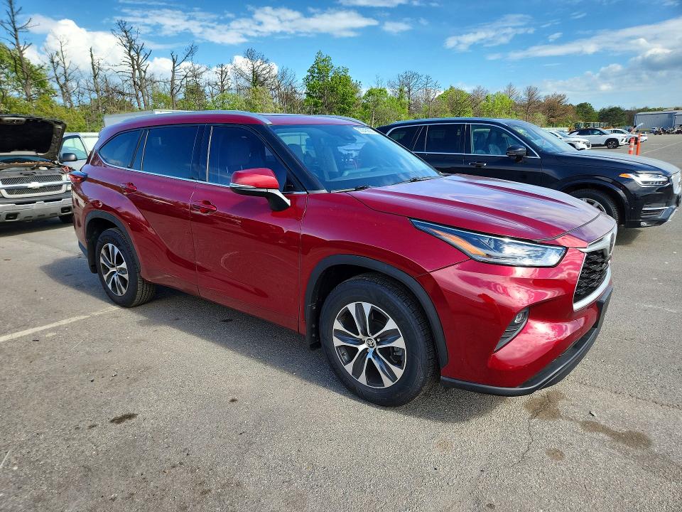 2022 Toyota Highlander VIN 5TDGZRBH9NS181258 COPART salvage auction — MINOR DENT/SCRATCHES, Ny - Mv-907A Salvage Certificate, sold $16,900 on 2026-07-13 (photo 4)