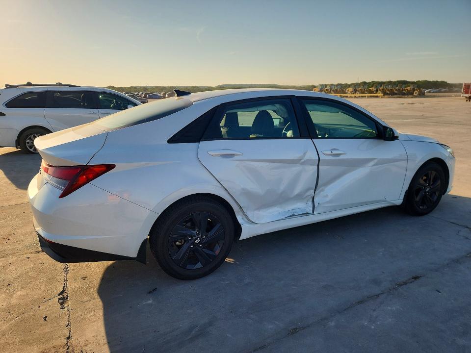 2022 Hyundai Elantra VIN 5NPLM4AG7NH067144 COPART salvage auction — SIDE, Tx - Salvage Vehicle Title, sold $4,050 on 2026-07-23 (photo 3)
