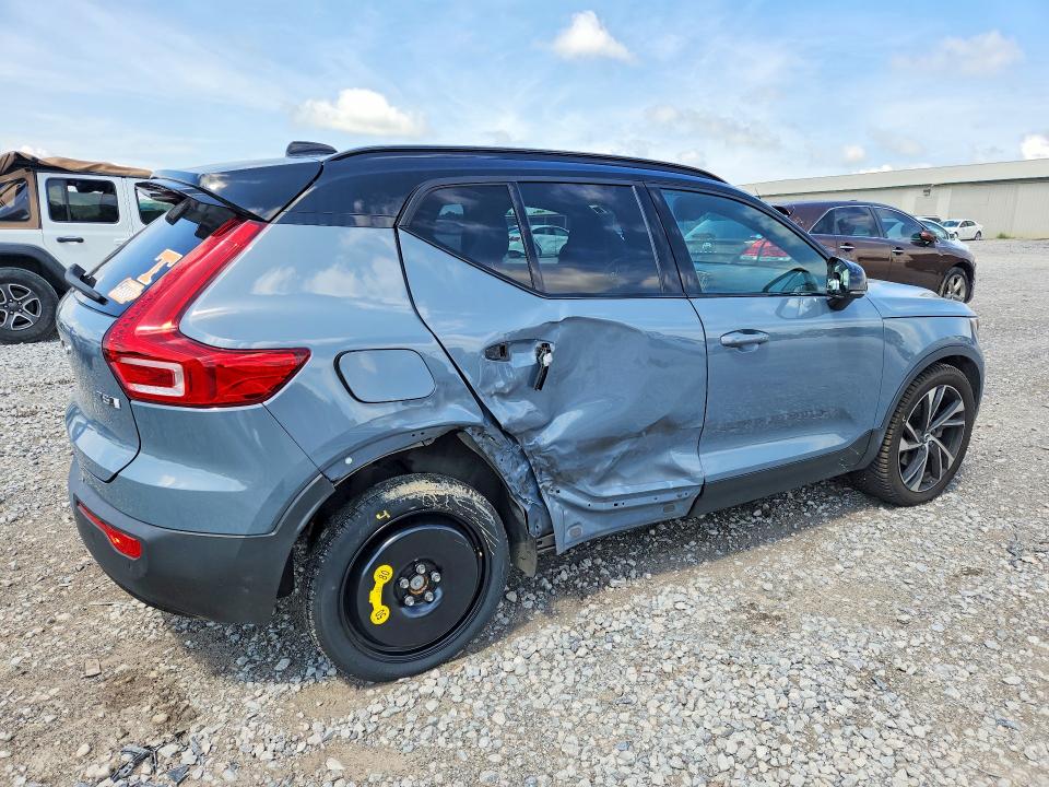 2021 Volvo Xc40 VIN YV4162UMXM2533699 COPART salvage auction — SIDE, TN - SALVAGE CERT-WATER DAMAGE, sold $5,900 on 2026-07-02 (photo 3)
