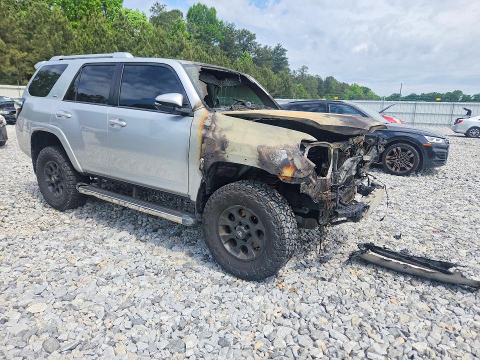 2017 Toyota 4runner VIN JTEZU5JR5H5155384 COPART salvage auction — BURN, Ga - Cert Of Title-Rebuilt Salvage, sold $2,900 on 2026-07-09 (photo 4)