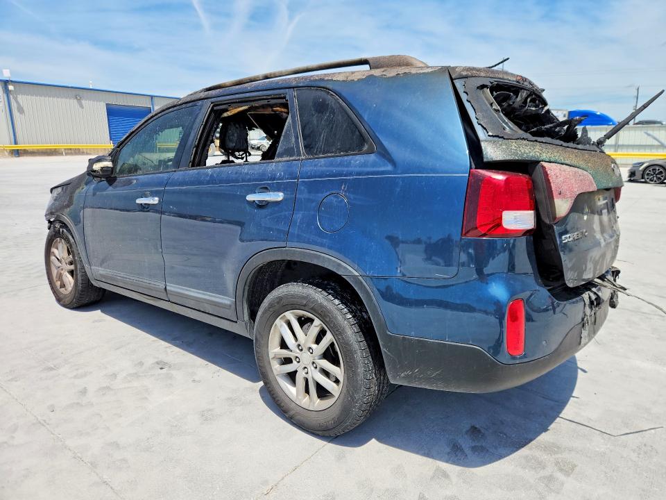 2015 Kia Sorento VIN 5XYKT3A64FG584538 COPART salvage auction — BURN, Tx - Nonrepairable Title, sold $175 on 2026-07-07 (photo 2)