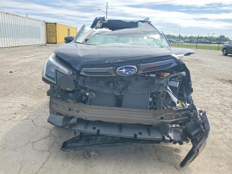 2023 Subaru Forester VIN JF2SKANC1PH523391 COPART salvage auction — ROLLOVER, In - Cert Of Title-Salvage Title, sold $900 on 2026-07-25 (photo 5)