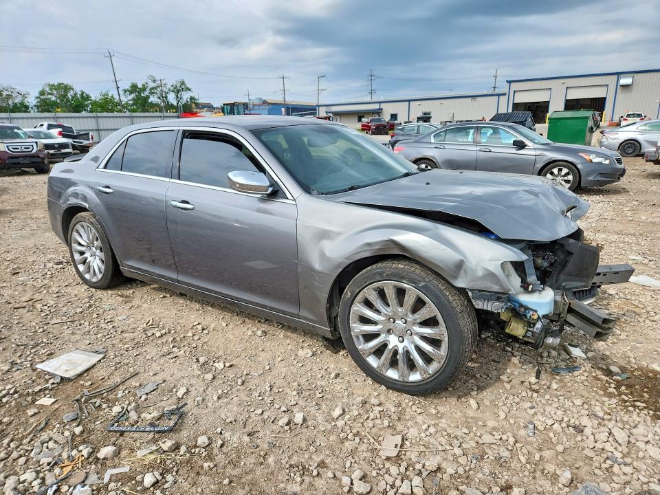2011 Chrysler 300 VIN 2C3CA5CG3BH524584 COPART salvage auction — FRONT END, Il - Salvage Certificate, sold $800 on 2026-07-08 (photo 4)