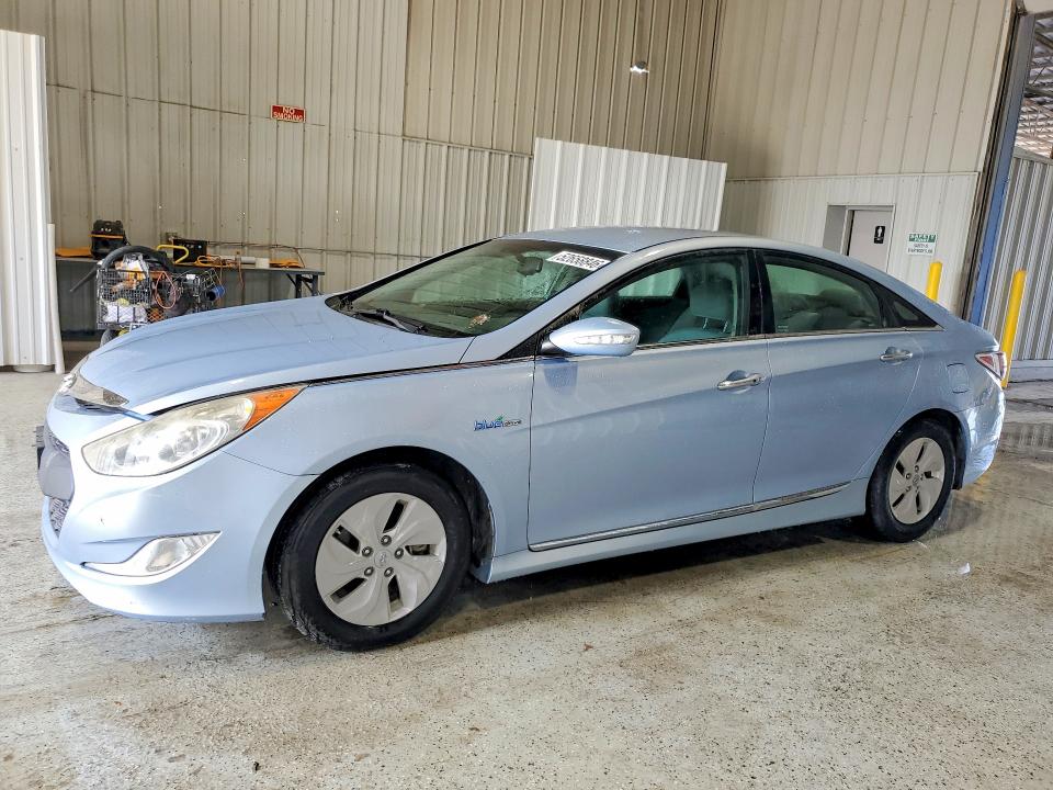 2015 Hyundai Sonata VIN KMHEC4A43FA134912 COPART salvage auction — NORMAL WEAR, Tx - Certificate Of Title (P), sold $500 on 2026-07-28 (photo 1)
