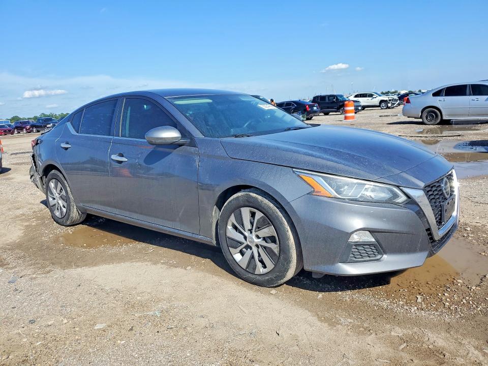 2020 Nissan Altima VIN 1N4BL4BVXLC275562 COPART salvage auction — REAR END, Tx - Salvage Vehicle Title, sold $3,100 on 2026-07-23 (photo 4)