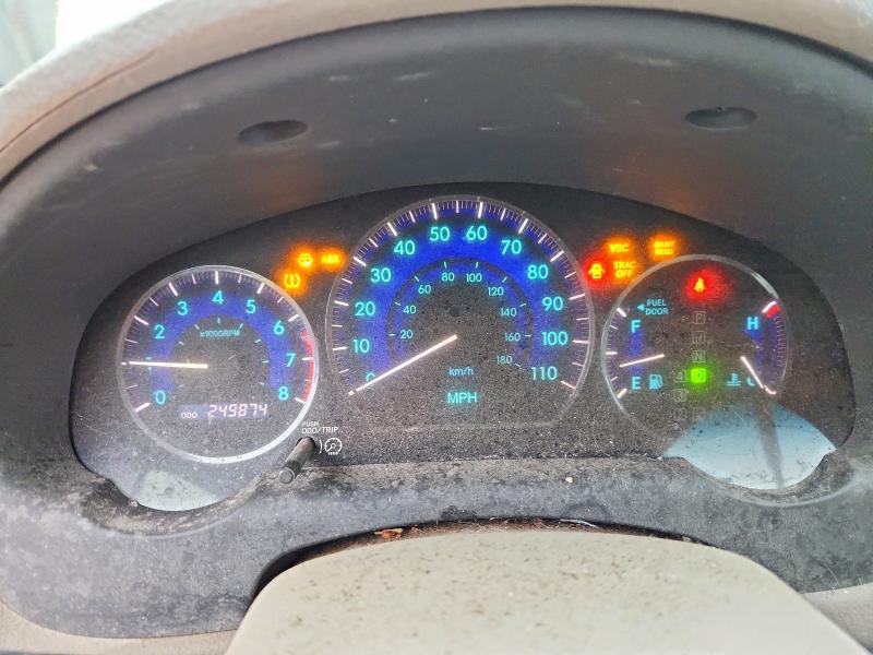 2010 Toyota Sienna VIN 5TDKK4CC2AS313565 COPART salvage auction — FRONT END, KS - DUPLICATE TITLE, sold $725 on 2026-07-20 (photo 9)