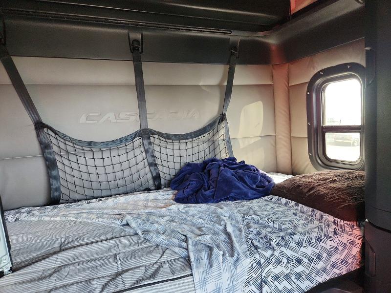 2021 Freightliner Cascadia VIN 3AKJHHDR1MSMA6399 COPART salvage auction — FRAME DAMAGE, CO - PUBLIC - SALVAGE TITLE, sold $5,000 on 2026-07-30 (photo 6)