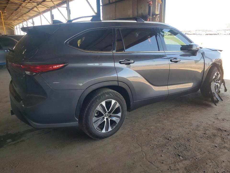2022 Toyota Highlander VIN 5TDGZRAH9NS131638 COPART salvage auction — FRONT END, Az - Cert Of Title - Salvage, sold $14,500 on 2026-07-20 (photo 3)