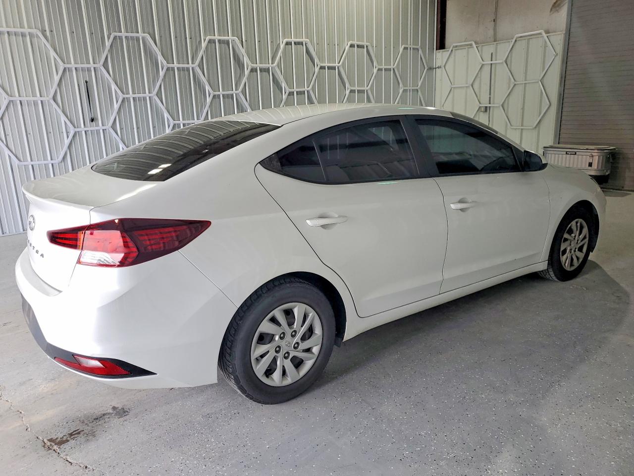 2019 Hyundai Elantra VIN 5NPD74LF2KH463798 COPART salvage auction — Minor Dent/Scratches, NC - DEALER ONLY CLEAN TITLE, sold $850 on 2026-07-09 (photo 3)