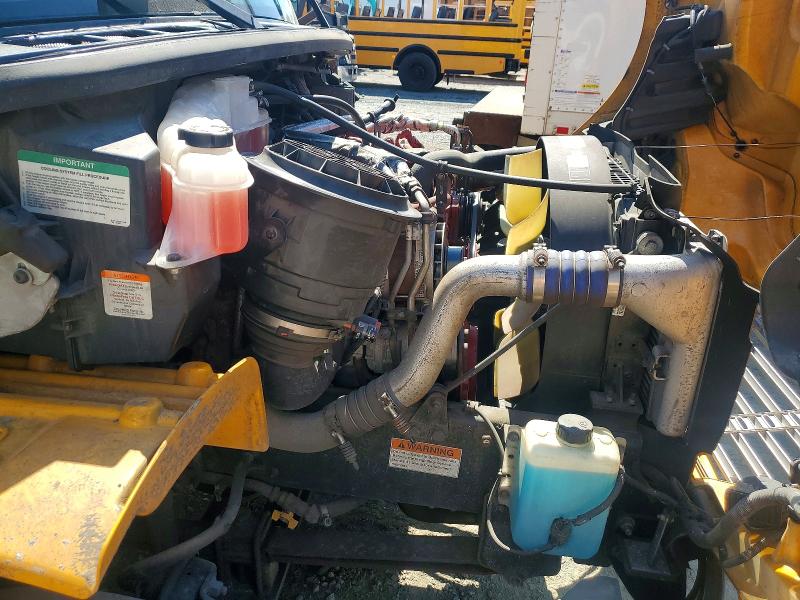 2017 Freightliner Chassis VIN 4UZABRFC4JCJW7428 COPART salvage auction — SIDE, MD - CERT OF SALVAGE < 75% DAMAGE, sold $9,200 on 2026-07-16 (photo 7)