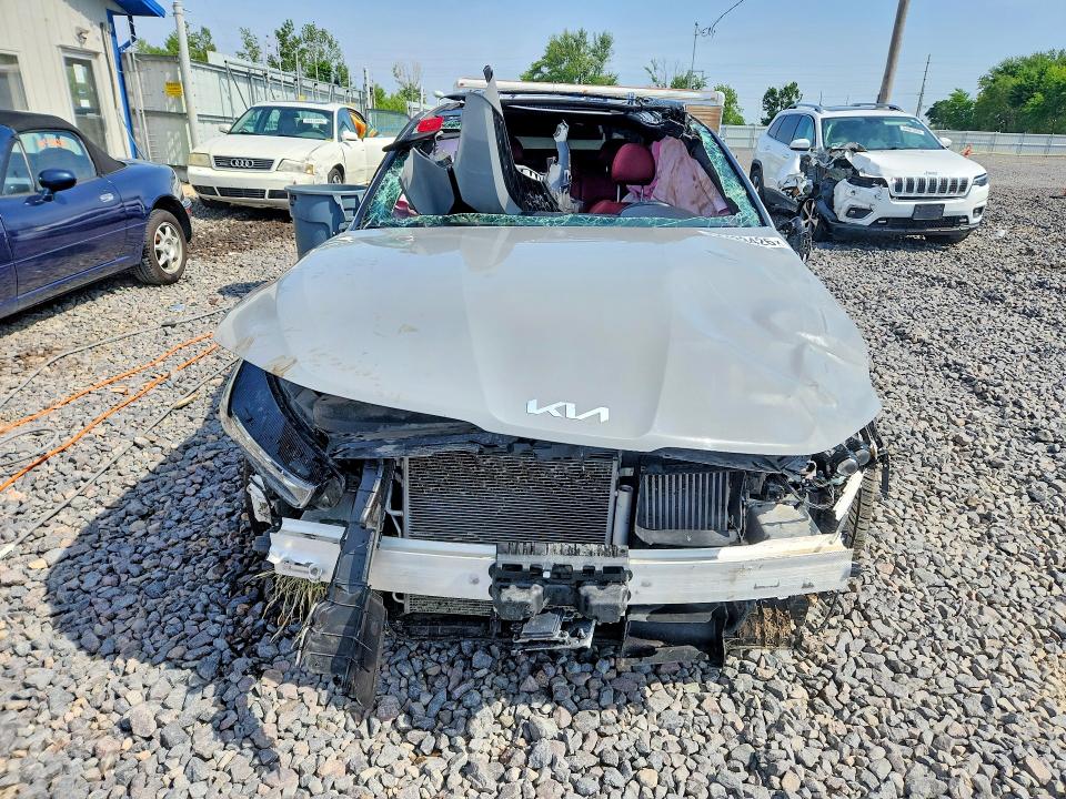 2022 Kia K5 VIN 5XXG64J29NG095314 COPART salvage auction — ROLLOVER, Il - Junking Cert Of A Vehicle, sold $1,500 on 2026-07-20 (photo 5)
