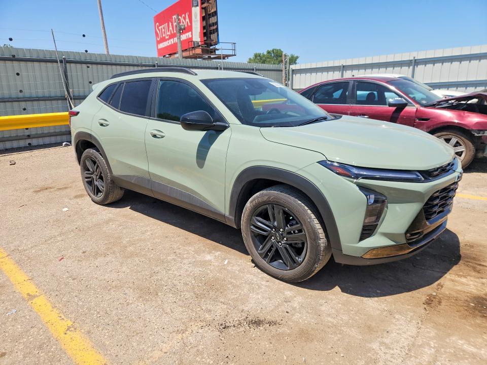 2025 Chevrolet VIN KL77LKEP5SC087495 COPART salvage auction — HAIL, Ks - Cert Of Title-Salvage, sold $11,000 on 2026-07-15 (photo 4)