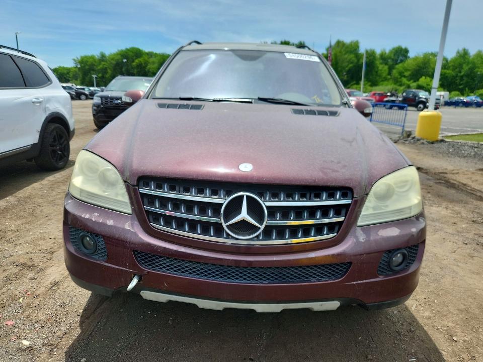 2006 Mercedes-benz Ml-class VIN 4JGBB86E66A076762 COPART salvage auction — MINOR DENT/SCRATCHES, Fl - Certificate Of Title, sold $2,500 on 2026-08-25 (photo 5)