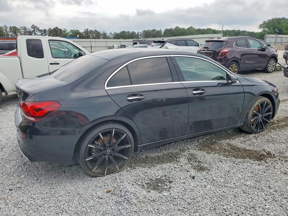 2019 Mercedes-benz VIN WDD3G4FB0KW026905 COPART salvage auction — MINOR DENT/SCRATCHES, Fl - Certificate Of Title, sold $8,600 on 2026-07-29 (photo 3)