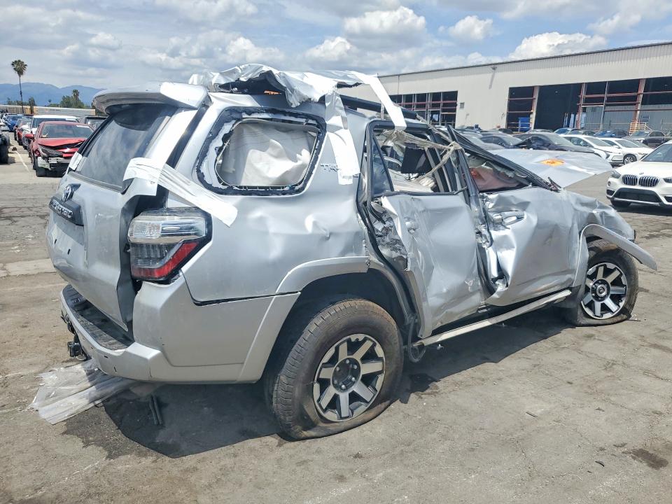 2022 Toyota 4runner VIN JTEPU5JR3N6003407 COPART salvage auction — ALL OVER, Ca - Non-Repairable Vehicle Cert, sold $3,100 on 2026-07-20 (photo 3)