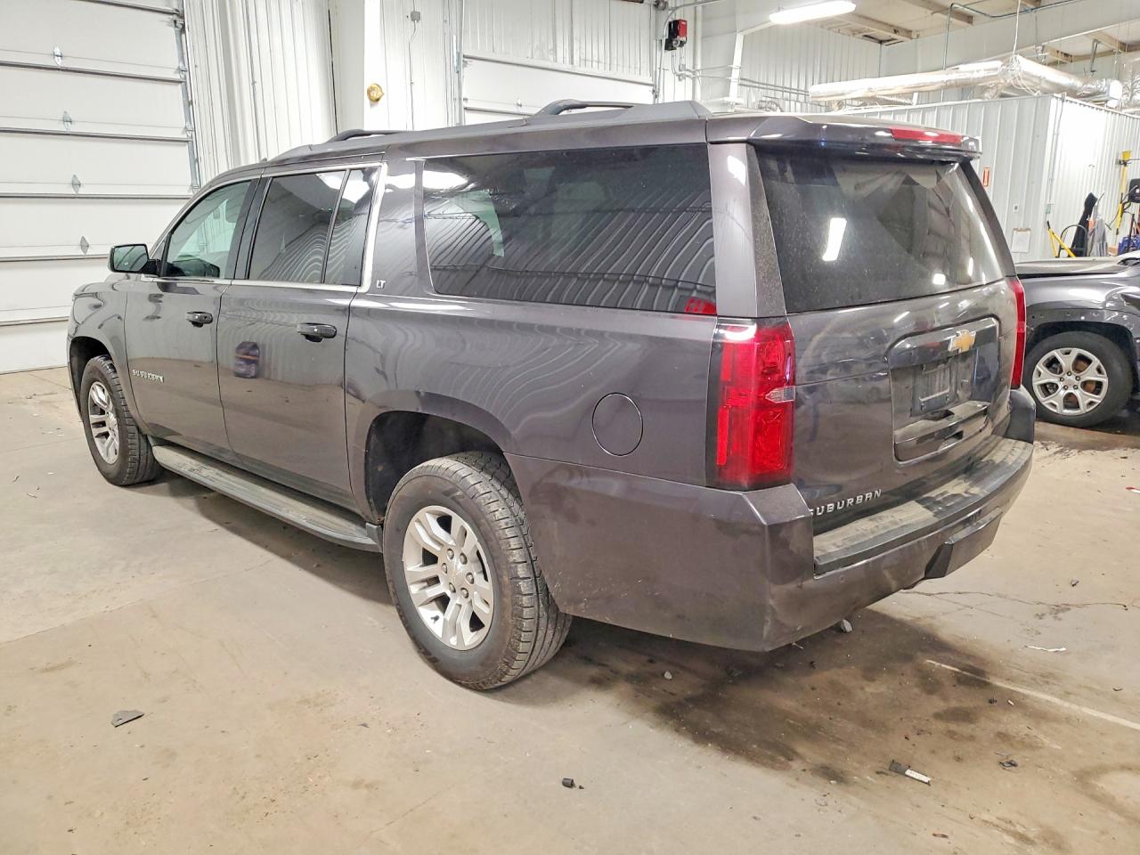 2016 Chevrolet Suburban VIN 1GNSKHKC0GR469613 COPART salvage auction — Front End, MN - CERT OF TITLE-SALVAGE, sold $6,200 on 2026-07-07 (photo 2)