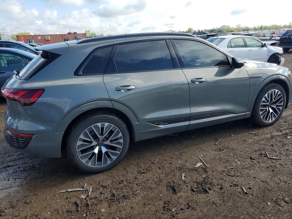 2024 Audi VIN WA16AAGE8RB053054 COPART salvage auction — WATER/FLOOD, Il - Salvage Cert-Flood, sold $2,300 on 2026-07-21 (photo 3)