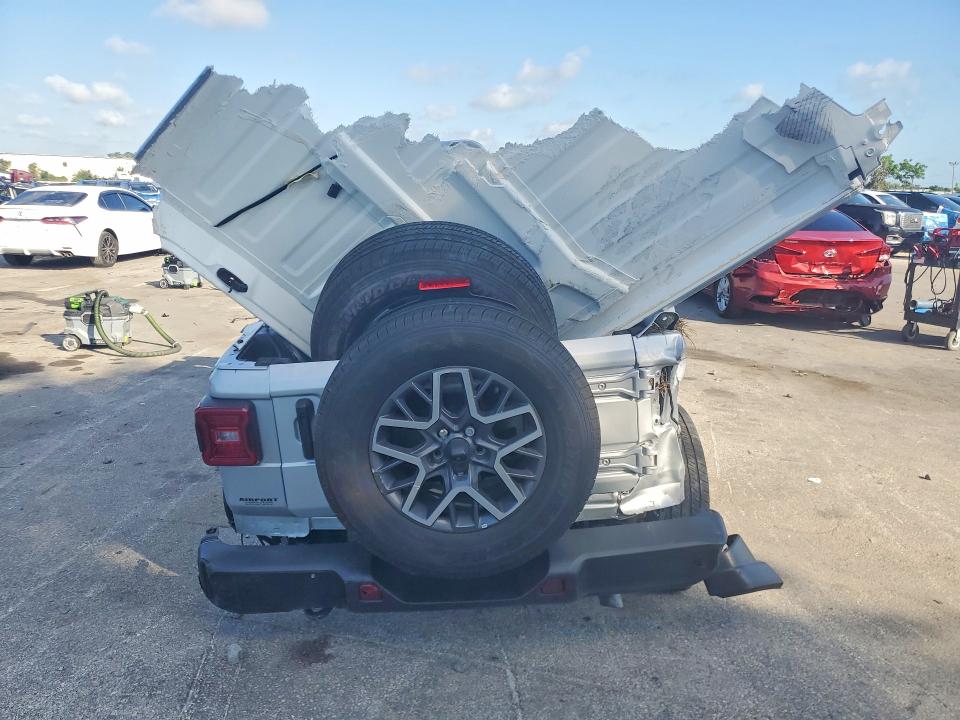 2024 Jeep Wrangler / VIN 1C4PJXEG3RW302502 COPART salvage auction — ROLLOVER, Fl - Cert Of Title Slvg Rebuildable, sold $7,200 on 2026-07-02 (photo 6)