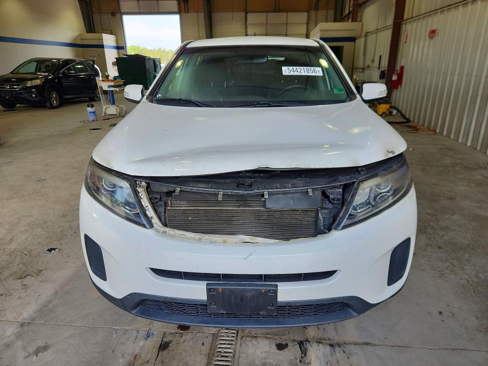 2014 Kia Sorento VIN 5XYKT3A6XEG535651 COPART salvage auction — Burn Engine, VA - CERT OF TITLE - SALVAGE, sold $600 on 2026-07-02 (photo 5)