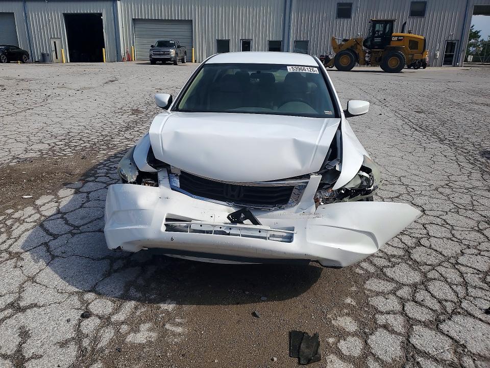 2008 Honda Accord VIN 1HGCP263X8A163722 COPART salvage auction — FRONT END, Mo - Salvage Certificate Of Title, sold $850 on 2026-07-09 (photo 5)