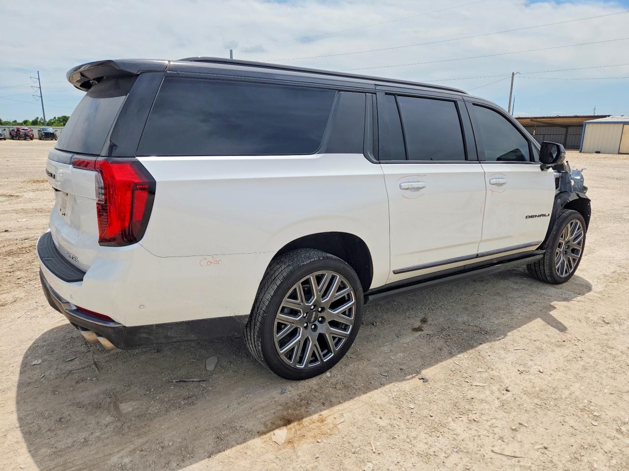 2025 GMC Yukon XL VIN 1GKS2KR85SR383752 COPART salvage auction — Front End, ID - SALVAGE CERTIFICATE OF TITLE, sold $40,250 on 2026-08-19 (photo 3)