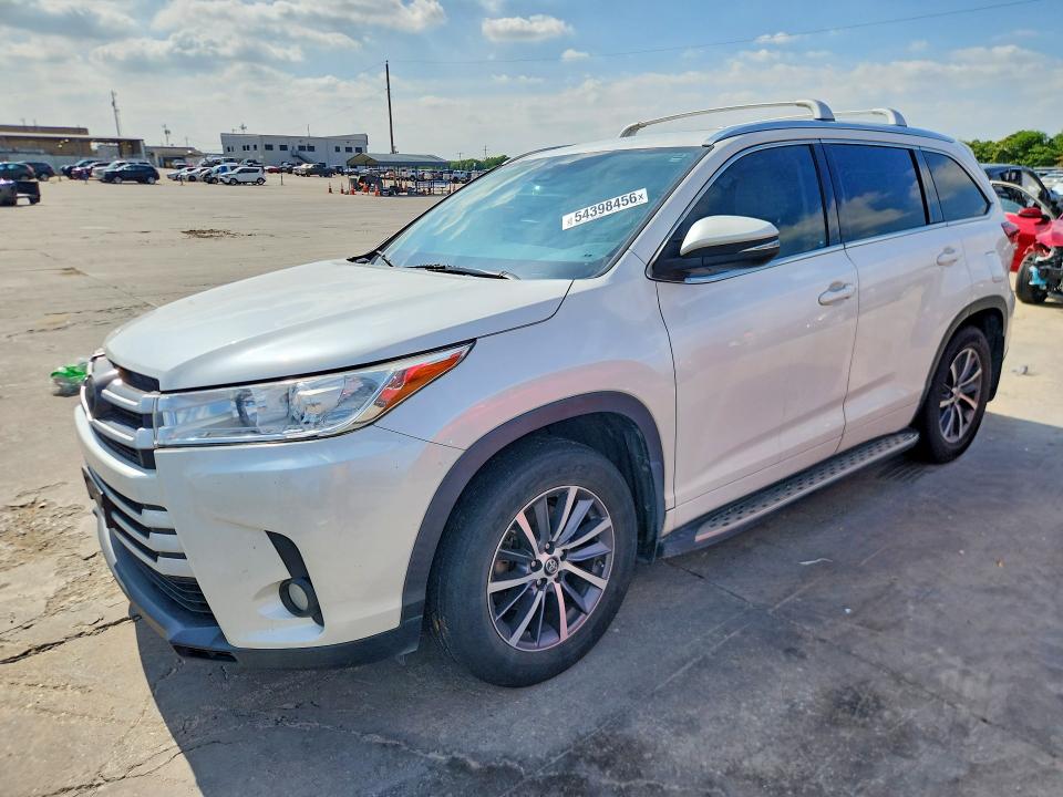 2018 Toyota Highlander VIN 5TDKZRFH6JS288010 COPART salvage auction — SIDE, Tx - Salvage Vehicle Title, sold $8,600 on 2026-07-27 (photo 1)