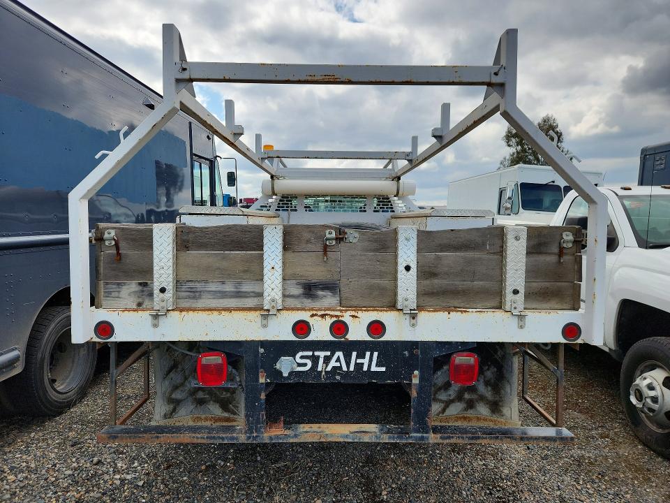 2007 Ford F550 VIN 1FDAF56PX7EA92330 COPART salvage auction — NORMAL WEAR, Ca - Dis/Dlr/Exp Only Clean Title, sold $2,250 on 2026-07-09 (photo 6)
