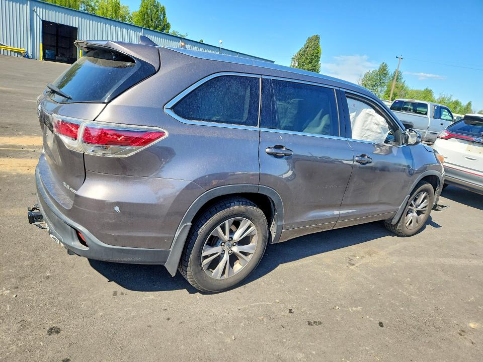 2014 Toyota Highlander VIN 5TDJKRFH4ES031501 COPART salvage auction — FRONT END, Or - Salvage Title Certificate, sold $125 on 2026-07-29 (photo 3)
