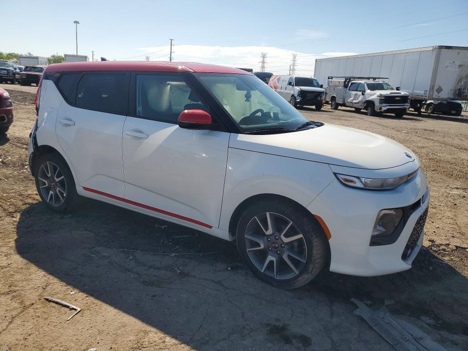 2020 Kia Soul VIN KNDJ63AU7L7119147 COPART salvage auction — SIDE, Salvage Title, sold $2,850 on 2026-07-10 (photo 4)