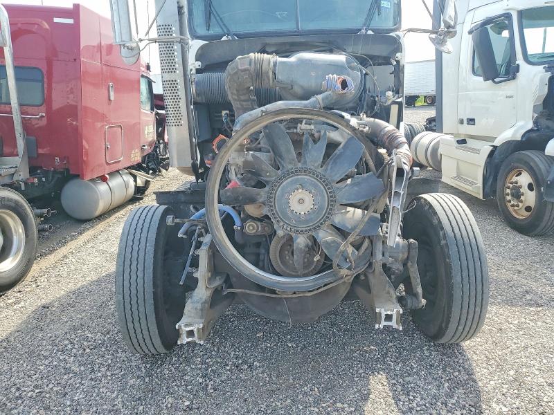 2014 Kenworth T800 VIN 1XKDDP8X2EJ411261 COPART salvage auction — FRONT END, TX - NONREPAIRABLE TITLE, sold $4,100 on 2026-07-09 (photo 7)