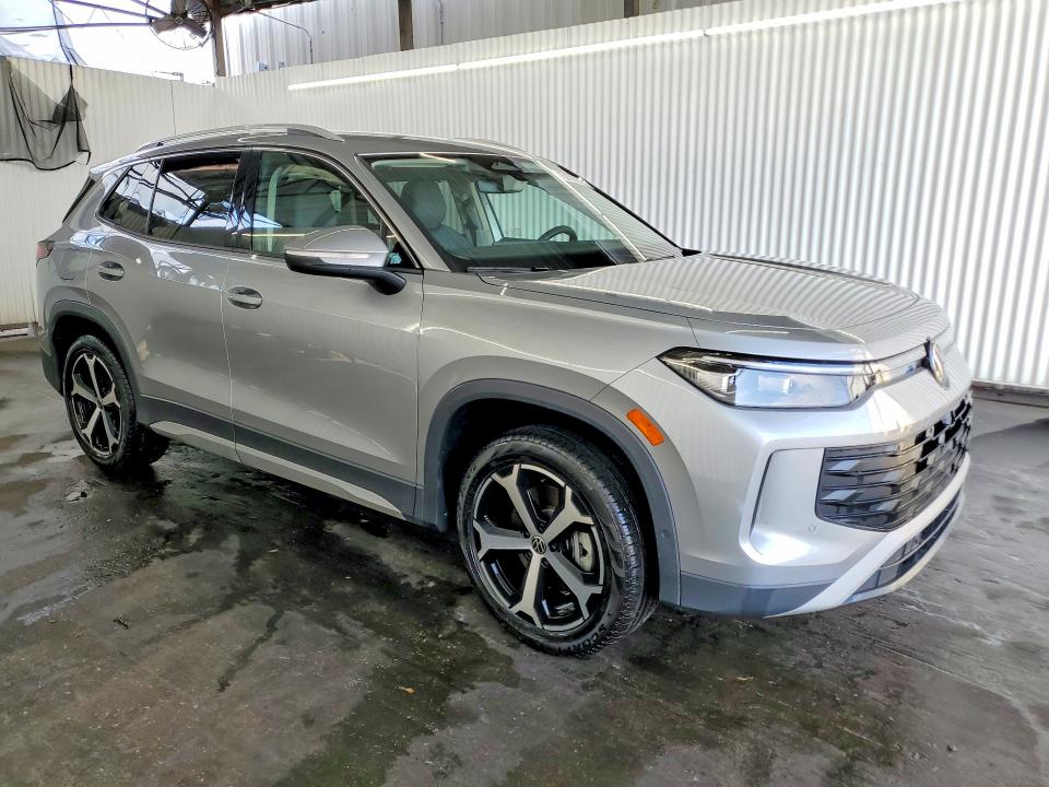 2026 Volkswagen Tiguan VIN 3VVER7RM3TM033801 COPART salvage auction — MECHANICAL, Ok - Certificate Of Title, sold $11,800 on 2026-07-27 (photo 4)