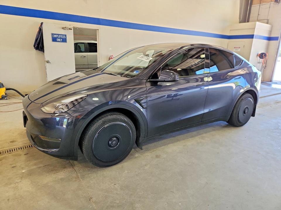 2024 Tesla Model y VIN 7SAYGDEE7RA281903 COPART salvage auction — SIDE, Va - Cert Of Title - Salvage, sold $425 on 2026-07-31 (photo 1)