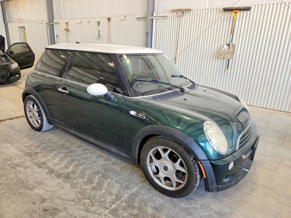 2005 Mini Cooper VIN WMWRE33535TL12608 COPART salvage auction — REAR END, Ne - Cert Of Title-Salvage, sold $900 on 2026-08-11 (photo 4)