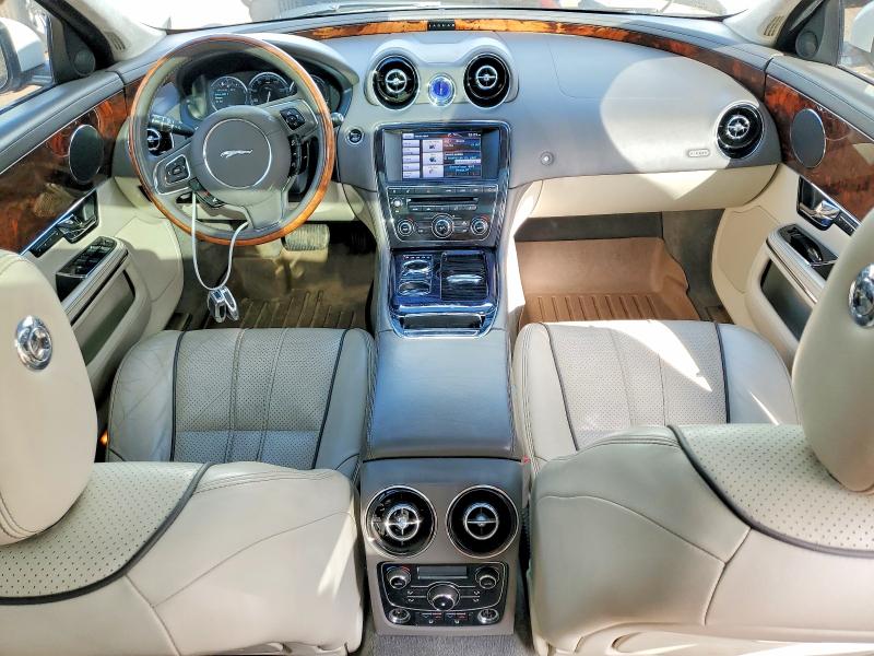 2012 Jaguar Xj VIN SAJWA2GB5CLV36957 COPART salvage auction — WATER/FLOOD, Il - Salvage Cert-Flood, sold $950 on 2026-07-16 (photo 8)
