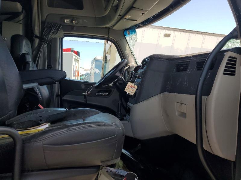 2022 Peterbilt 579 VIN 1XPBDP9X3ND765143 COPART salvage auction — ROLLOVER, AR - CERTIFICATE OF TITLE, sold $11,600 on 2026-08-25 (photo 5)