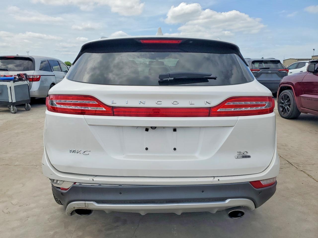 2015 Lincoln Townhouse Mkc VIN 5LMCJ1A92FUJ23791 COPART salvage auction — Rear End, TX - CERTIFICATE OF TITLE (P), sold $1,650 on 2026-07-09 (photo 6)