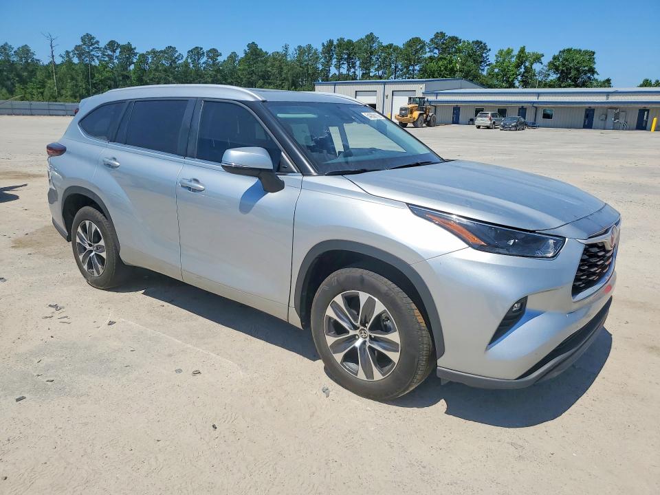 2024 Toyota Highlander VIN 5TDKARAH0RS530607 COPART salvage auction — SIDE, Sc - Cert Of Title-Salvage, sold $16,800 on 2026-07-13 (photo 4)