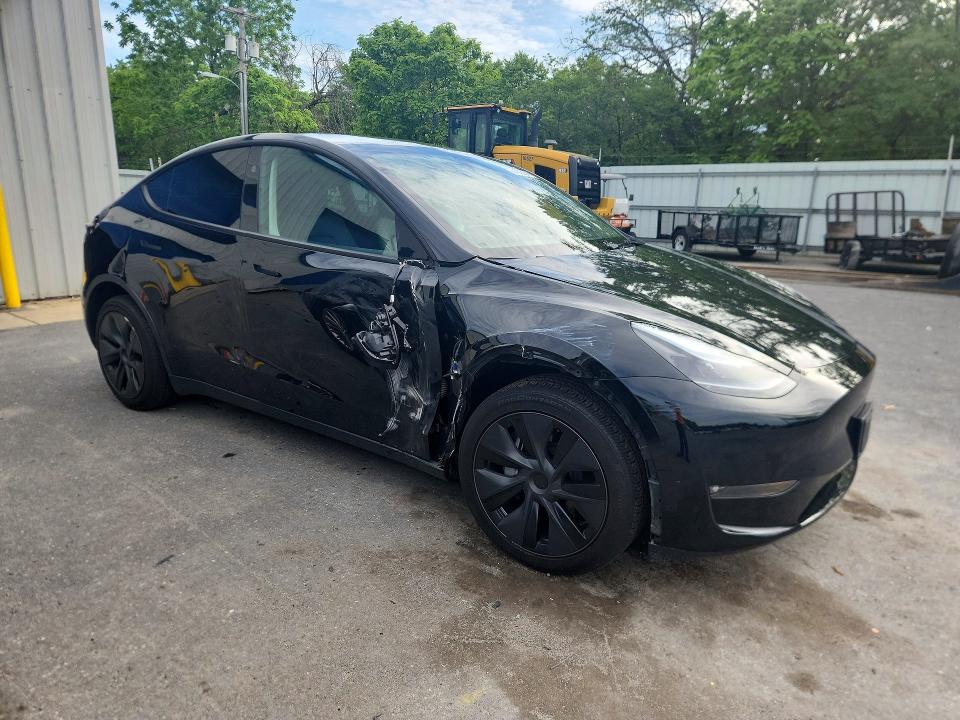 2025 Tesla Model y VIN 7SAYGDEE3SF295290 COPART salvage auction — SIDE, Nj - Cert Of Title-Salvage, sold $550 on 2026-07-30 (photo 4)