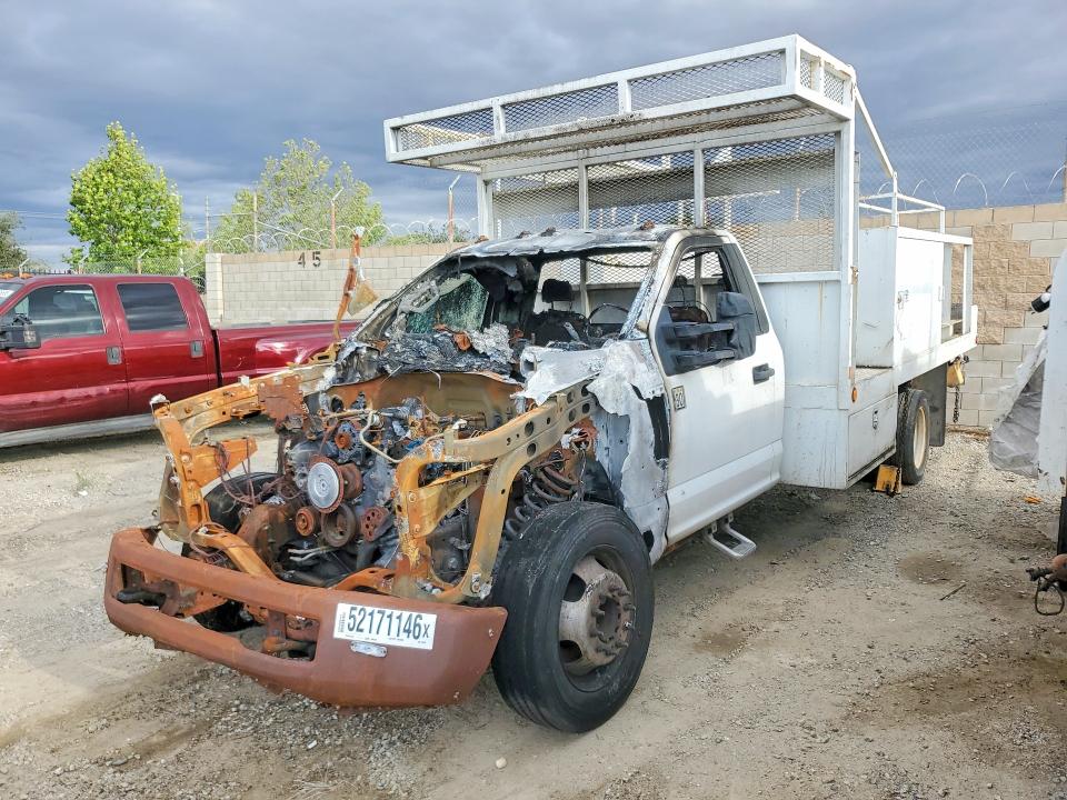 2019 Ford F-550 VIN 1FDUF5GY3KEG13594 — COPART salvage auction photo