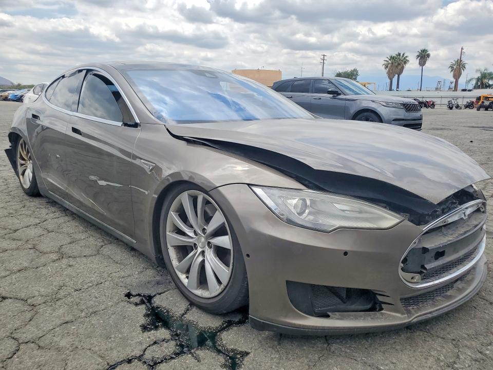 2016 Tesla Model s VIN 5YJSA1E20GF123881 COPART salvage auction — FRONT END, Ca - Salvage Certificate (P), sold $1,350 on 2026-07-02 (photo 4)