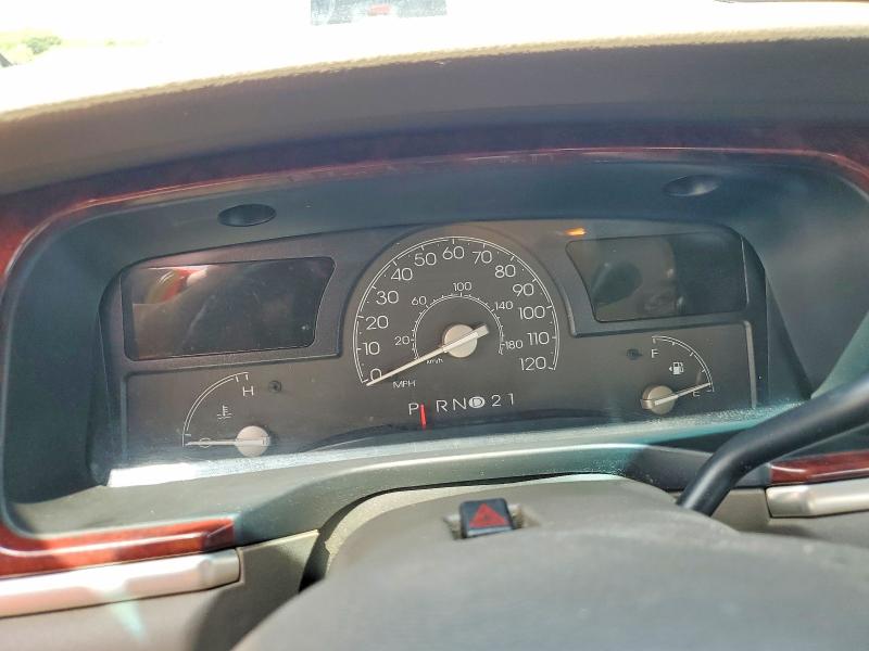 2003 Lincoln TOWN CAR VIN 1LNHM81WX3Y653722 COPART salvage auction — REAR END, Il - Salvage Certificate, sold $300 on 2026-07-10 (photo 9)