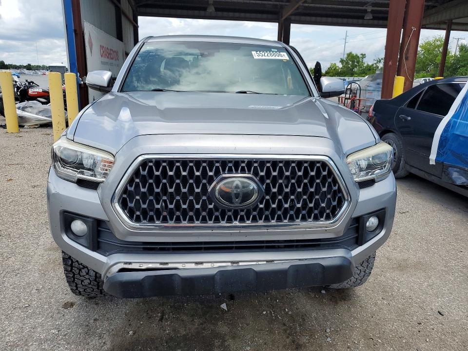 2018 Toyota Tacoma VIN 5TFAZ5CN3JX069997 COPART salvage auction — SIDE, FL - CERT OF TITLE SLVG REBUILDABLE, sold $10,100 on 2026-07-31 (photo 5)