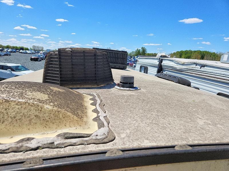 2015 Cruiser rv Fun finder VIN 5RXTA242XF1032455 COPART salvage auction — HAIL, MI - CERTIFICATE OF TITLE, sold $4,050 on 2026-07-07 (photo 9)