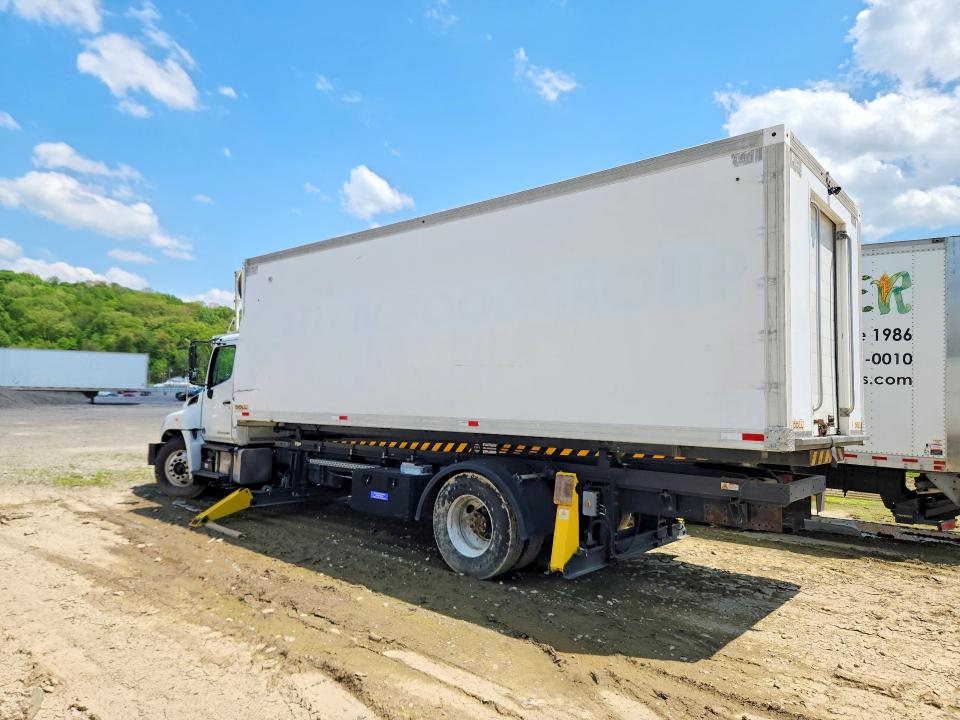 2018 Hino All models VIN 5PVNV8JT0J4S54851 COPART salvage auction — SIDE, SC, sold $3,350 on 2026-09-03 (photo 2)