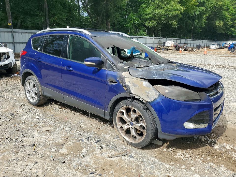2014 Ford Escape VIN 1FMCU0JX5EUC06682 COPART salvage auction — Burn Engine, GA - SALVAGE/FIRE DAMAGE, sold $250 on 2026-07-03 (photo 4)