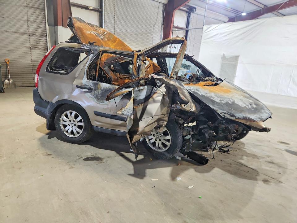 2005 Honda Cr-v VIN SHSRD77885U346699 COPART salvage auction — BURN, MA - CERT OF TITLE-RECONSTRCTD COLL, sold $100 on 2026-07-22 (photo 4)