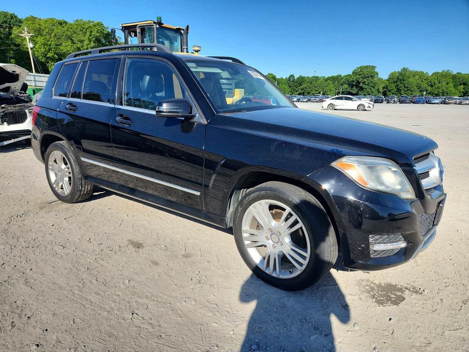 2014 Mercedes-benz VIN WDCGG5HB8EG240919 COPART salvage auction — REAR END, Nc - Salvage Certificate Of Title, sold $2,550 on 2026-07-08 (photo 4)