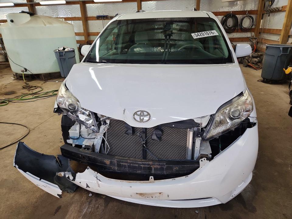 2014 Toyota Sienna VIN 5TDKK3DC3ES504300 COPART salvage auction — FRONT END, Il - Salvage Certificate, sold $4,000 on 2026-07-20 (photo 5)