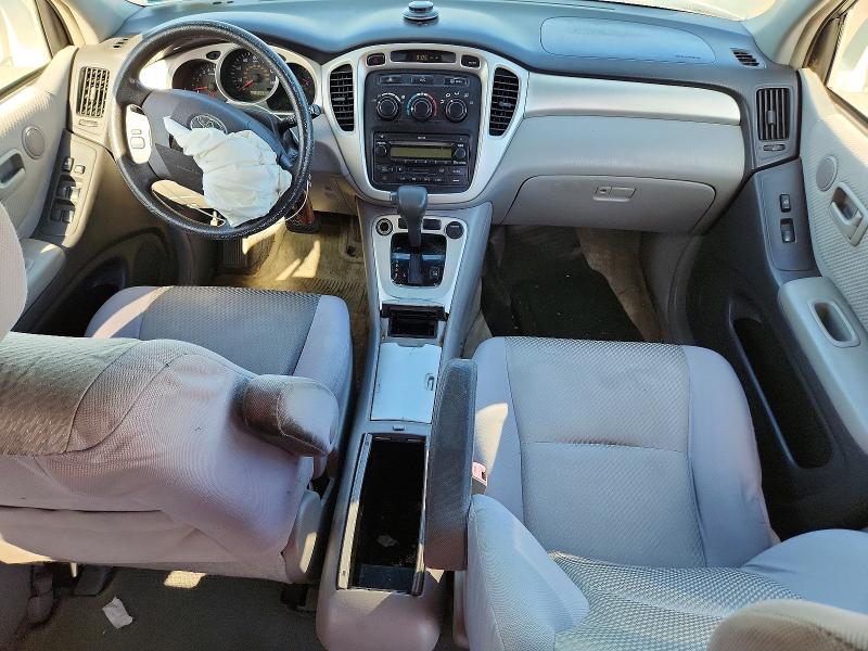 2004 Toyota Highlander VIN JTEEP21AX40011884 COPART salvage auction — FRONT END, NY - MV-907A SALVAGE CERTIFICATE, sold $700 on 2026-07-13 (photo 8)